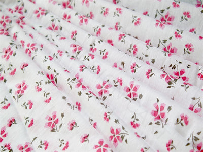 white-pink-floral-cotton-fabric-rp-d4394-pgpgt-c