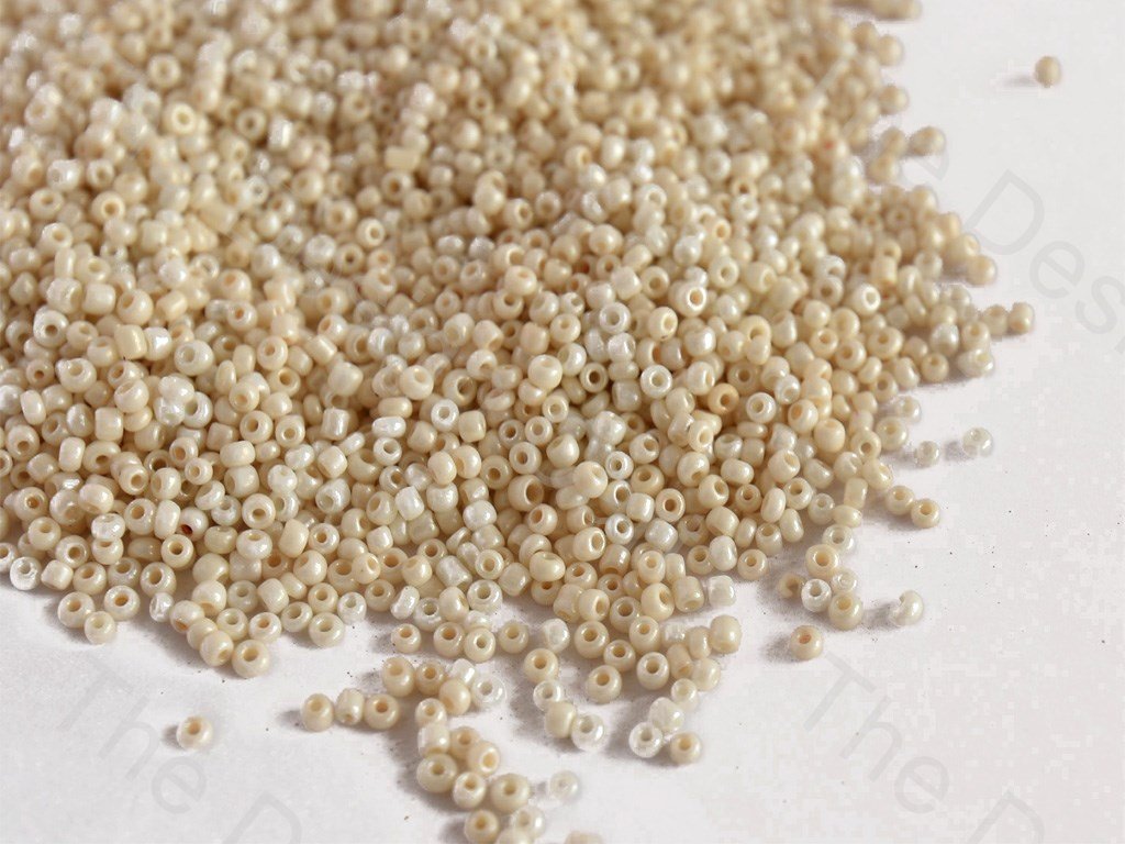 Opaque Luster Cream Round Rocailles Seed Beads (1529881493538)