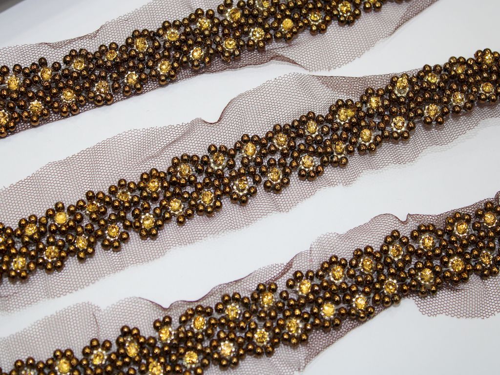 antique-gold-floral-handwork-trim