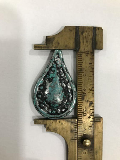 antique-silver-base-with-firozi-texture-drop-shaped-plastic-beads