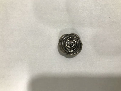 antique-silver-rose-plastic-beads