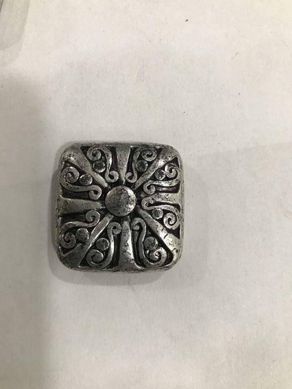 antique-silver-square-shaped-plastic-beads