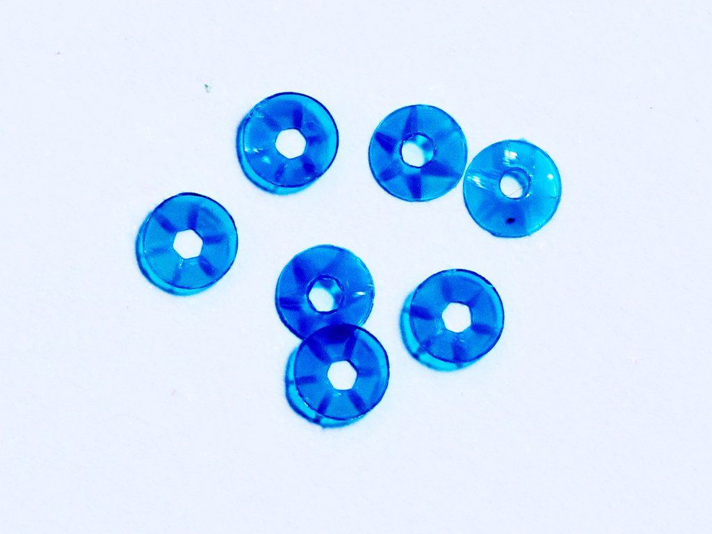 arctic-blue-centre-hole-bowl-plastic-sequins-4-mm