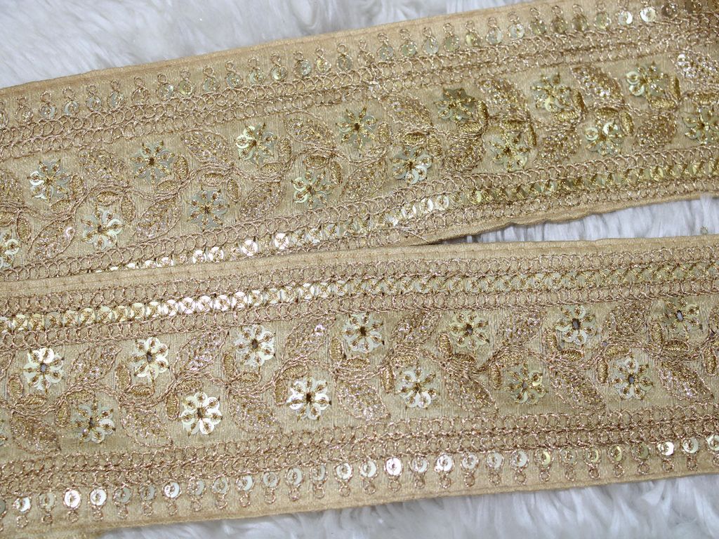 beige-floral-sequence-and-zari-work