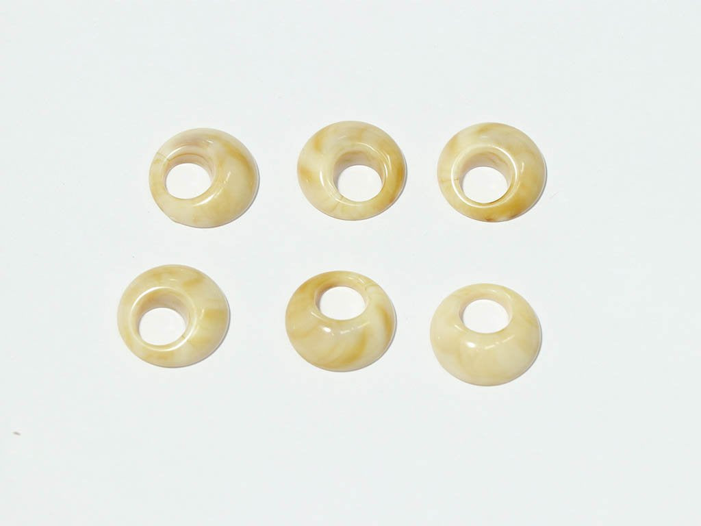 beige-ring-plastic-beads-18-mm