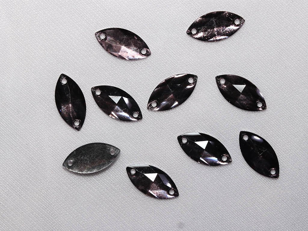 black-2-hole-eye-plastic-stones-9x18-mm