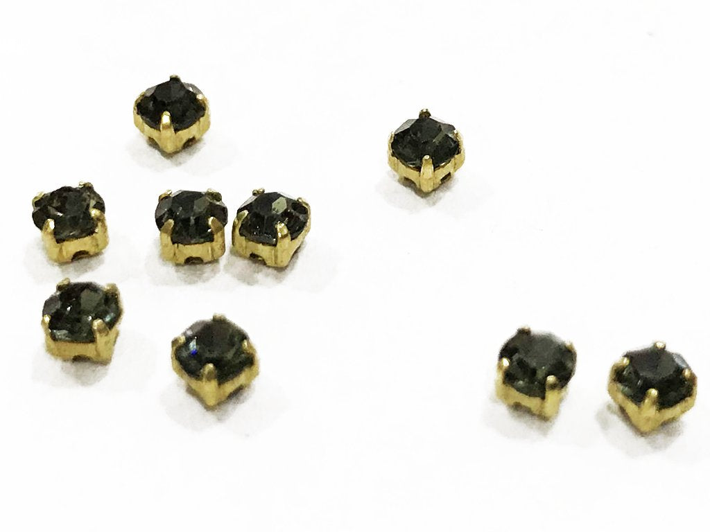 black-circular-glass-stones-with-brass-catcher-24-ss