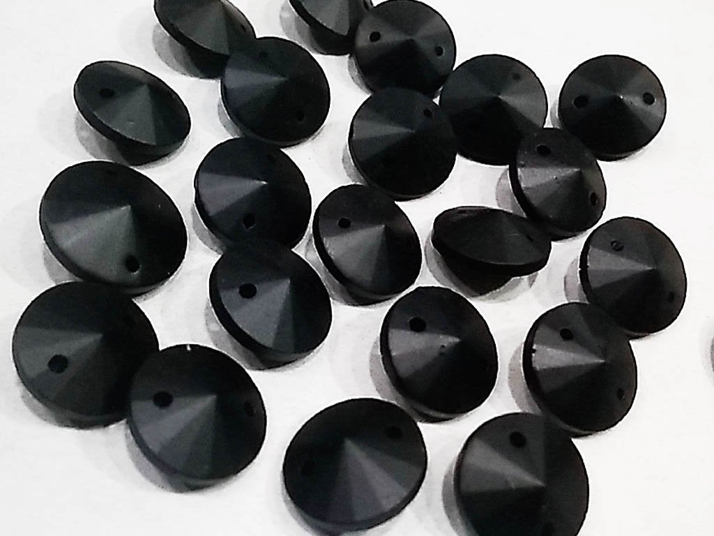 black-circular-glass-stones-with-pointed-back