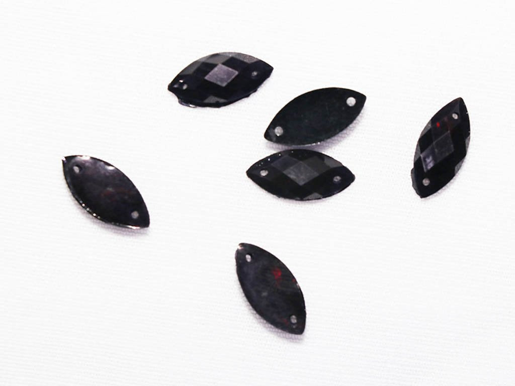 black-eye-plastic-stones-15x7-mm