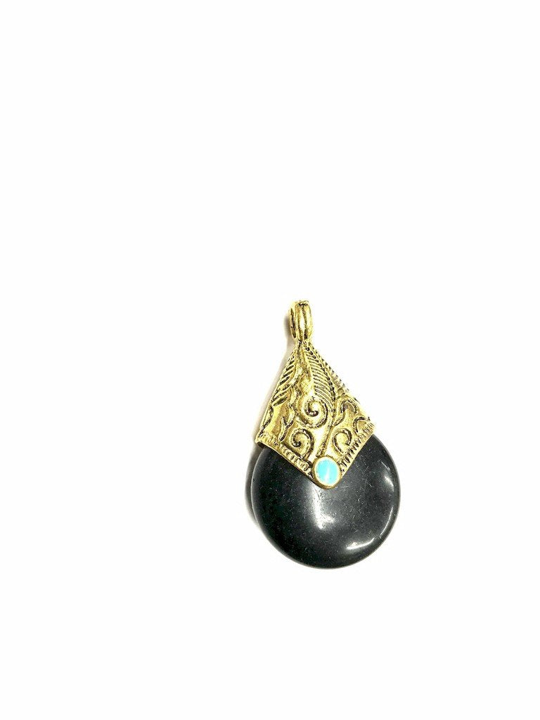 black-metal-cap-pendant