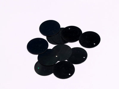 black-one-hole-circular-plastic-sequins