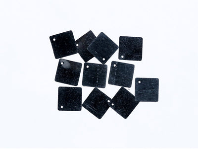 black-one-hole-square-plastic-sequins-14-mm