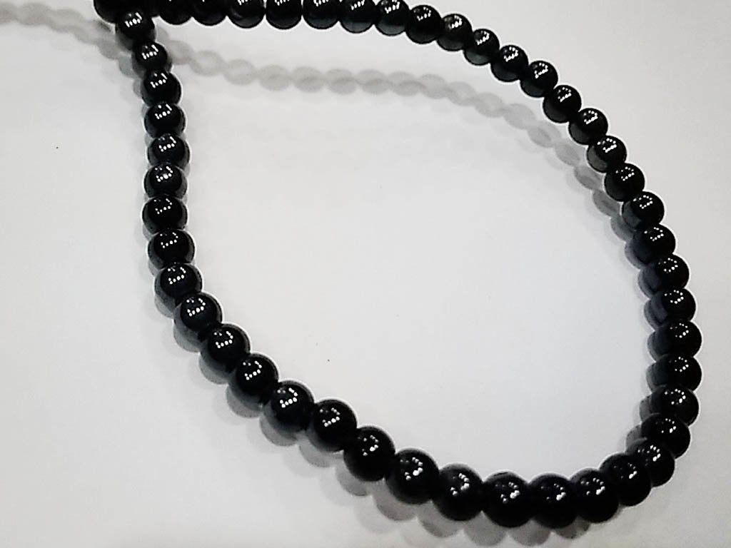 black-opaque-spherical-pressed-glass-beads-4-mm