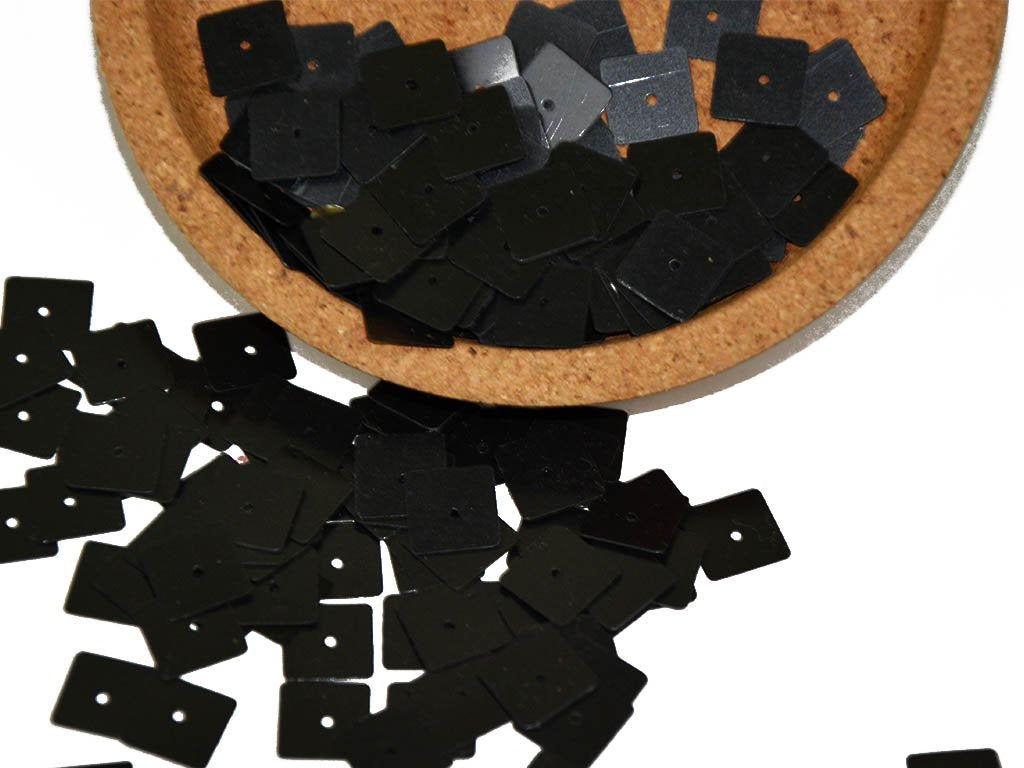 black-square-1-hole-plastic-sequins