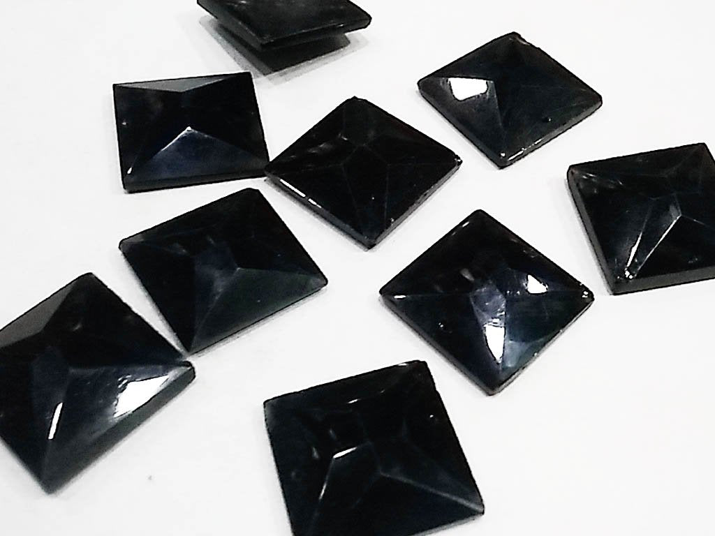 black-square-glass-stones-with-pointed-back-25x25-mm