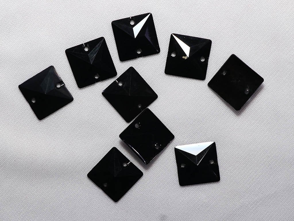 black-square-plastic-stones-16x16-mm
