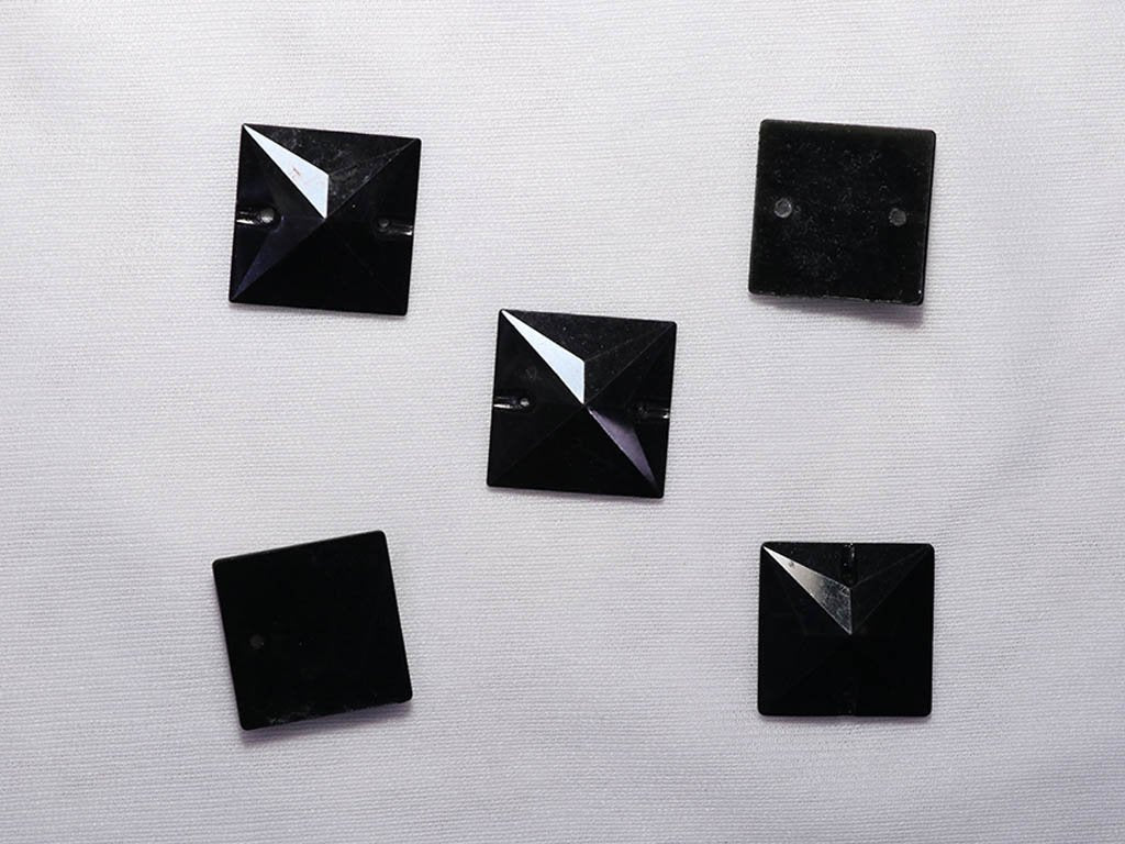 black-square-plastic-stones-23x23-mm