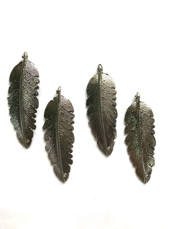 blackish-silver-metal-leaf-piece