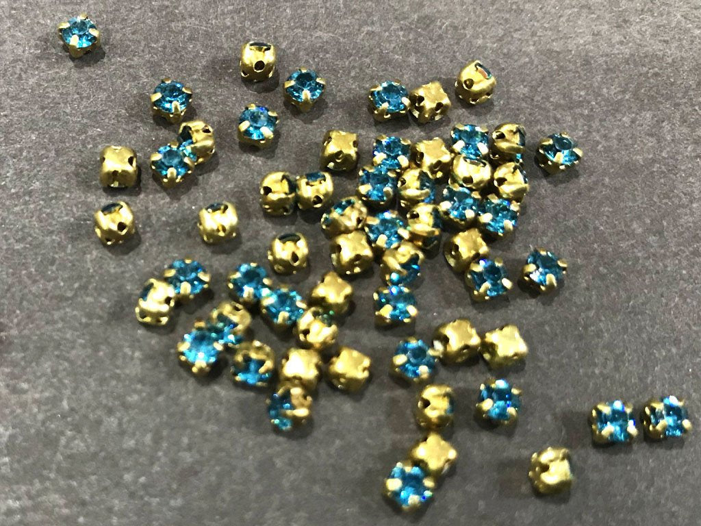 blue-circular-resin-stones-with-catcher-12ss-3-mm