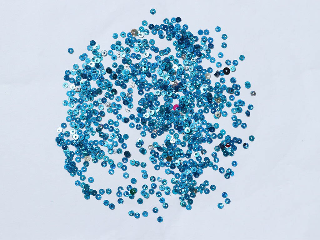 blue-flat-circular-plastic-sequins-3-mm