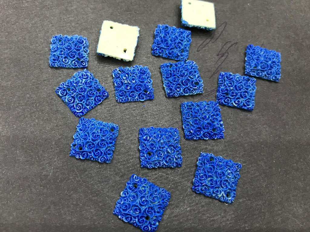 blue-matte-flower-square-resin-stone-2-hole-15x15-mm