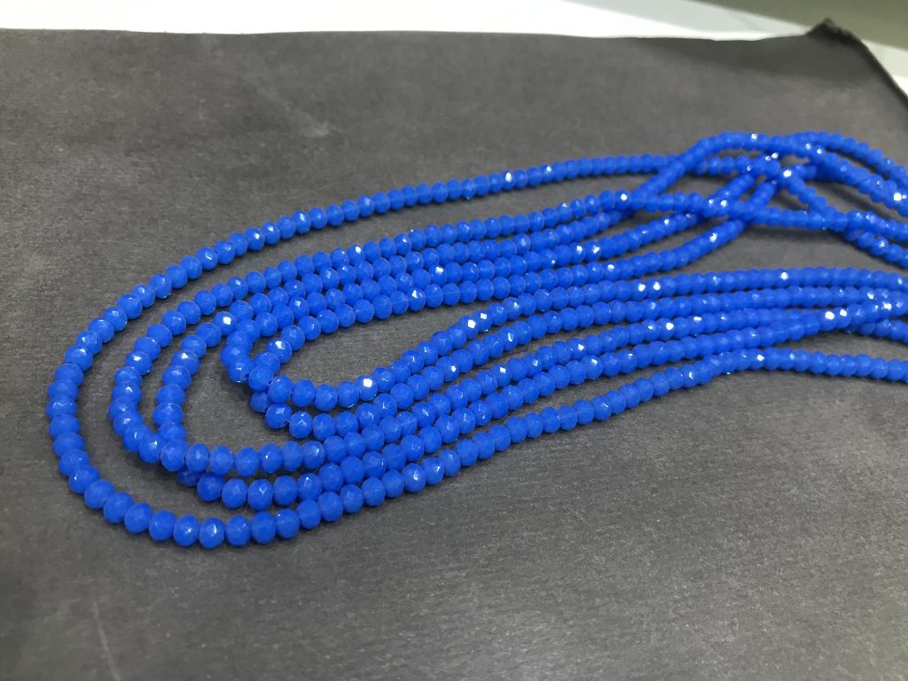 blue-opaque-tyre-glass-beads