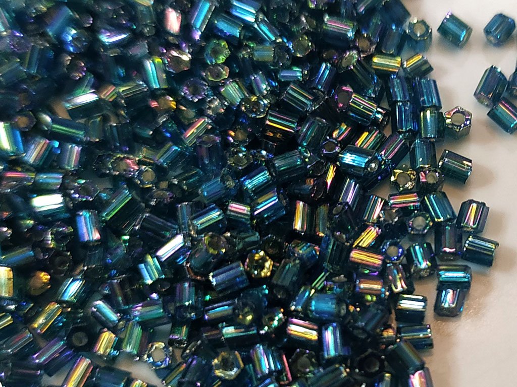 blue-rainbow-2-cut-seed-beads