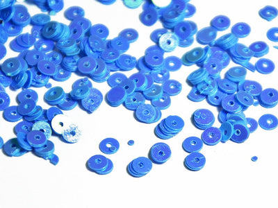 bright-blue-lustre-circular-plastic-sequins-1