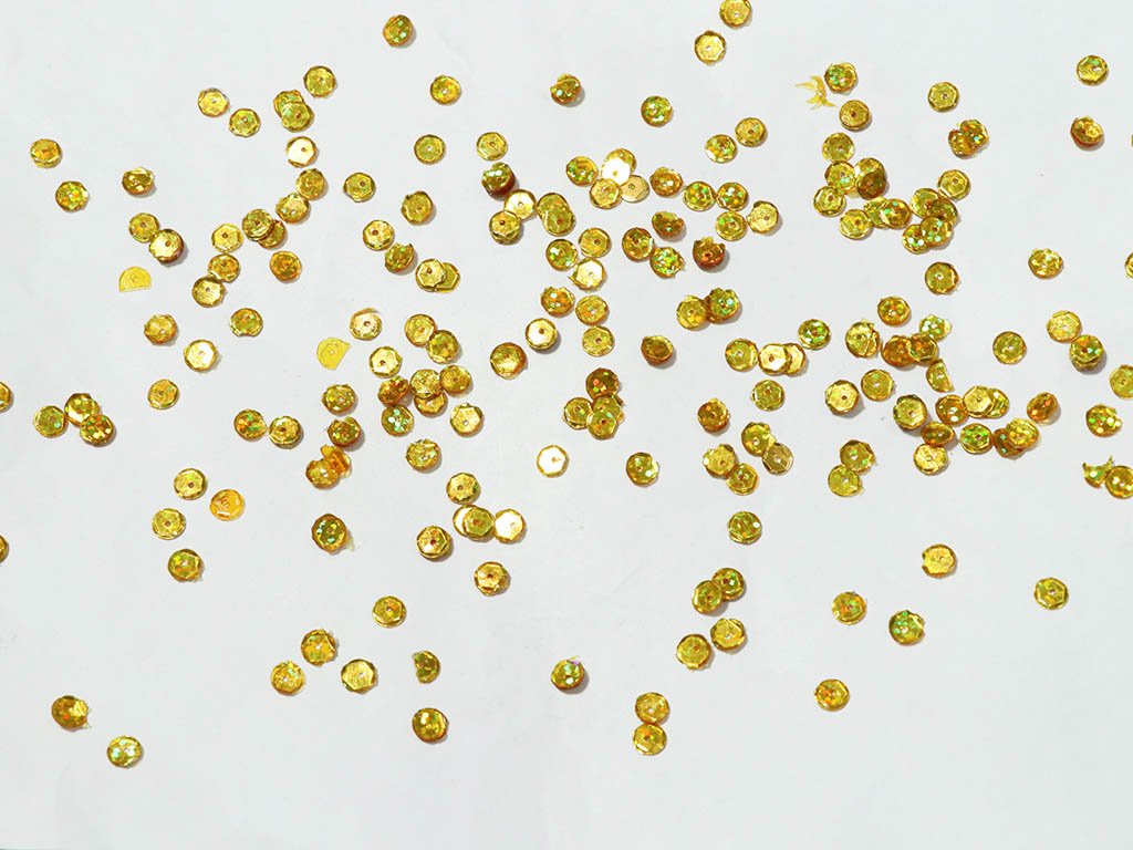 bright-golden-circular-plastic-sequins-6-mm