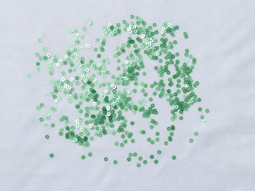 bright-green-circular-plastic-sequins-4-mm