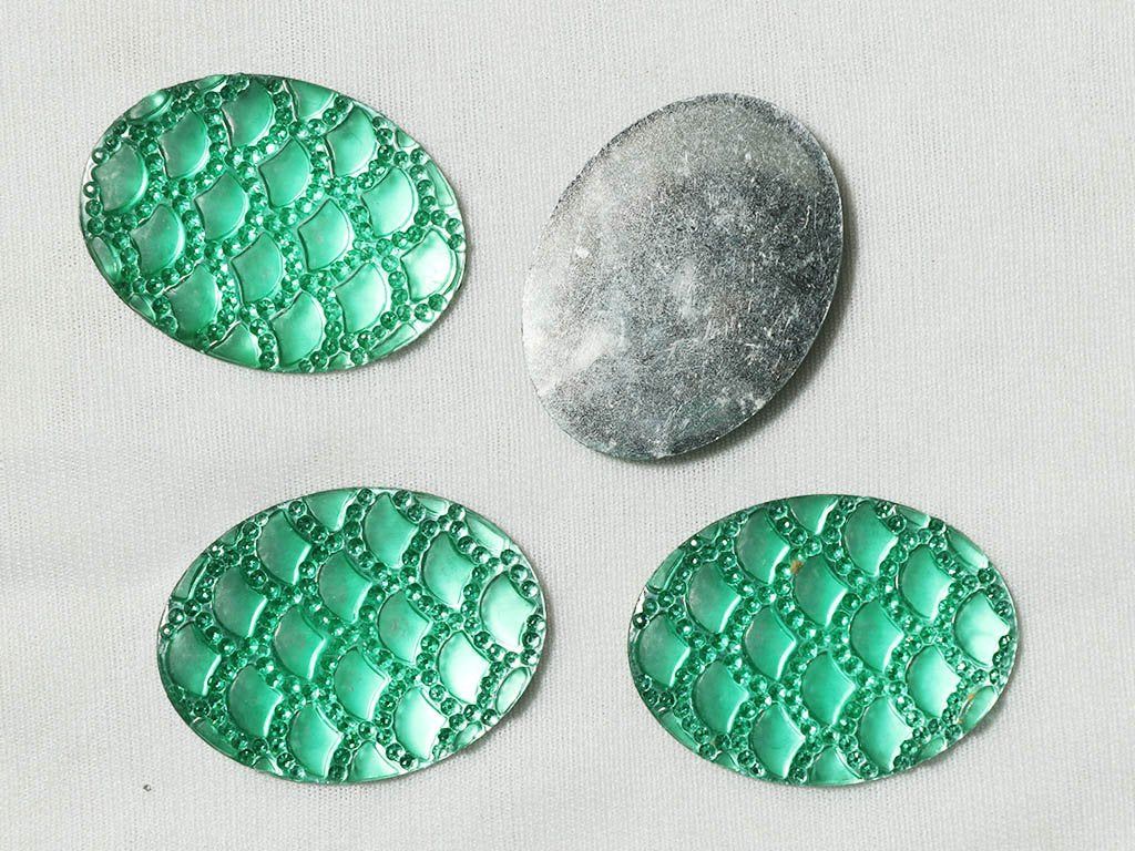bright-green-designer-oval-plastic-stones-30x40-mm