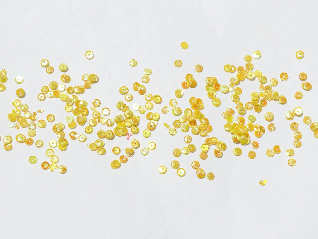 bright-yellow-circular-plastic-sequins-4-mm
