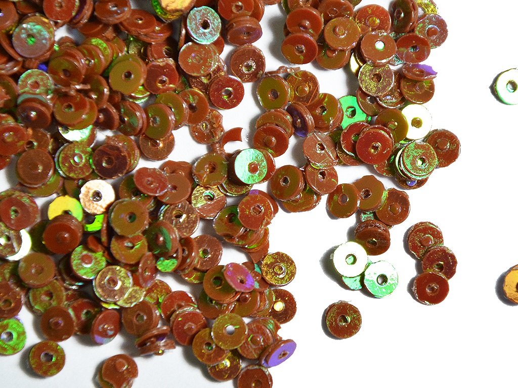 brown-lustre-circular-plastic-sequins