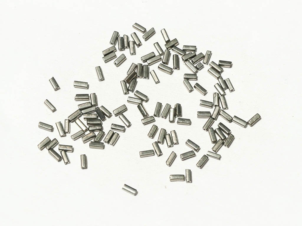 silver-metallic-pipe-bugle-glass-seed-beads