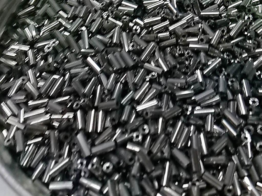 silver-opaque-pipe-bugle-glass-seed-beads