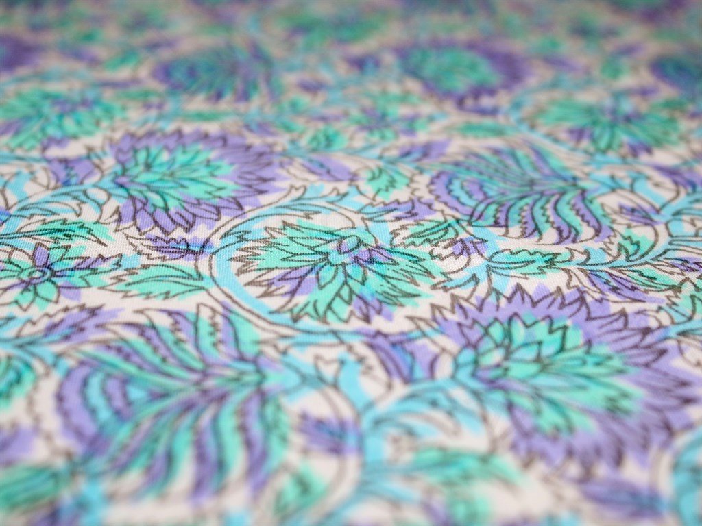 purple-green-floral-cotton-fabric-rp-d52-bvpgt-c