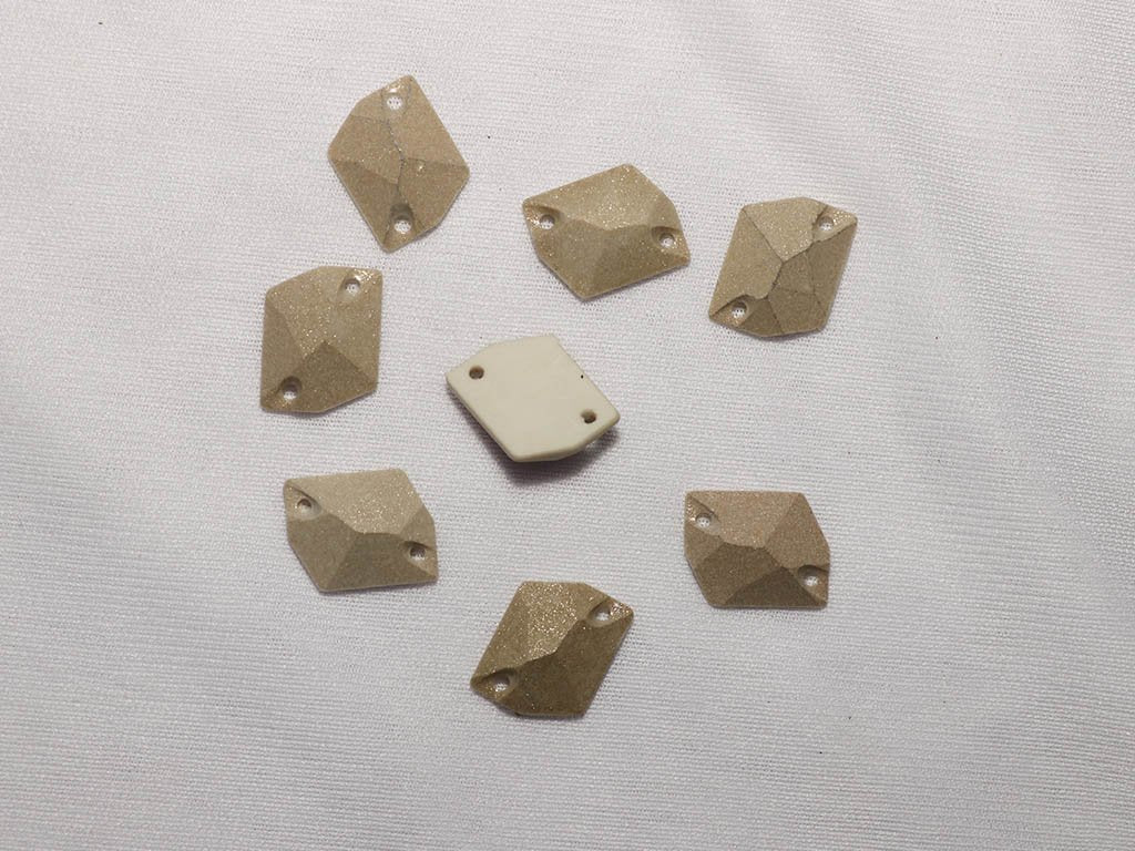 copper-designer-uneven-plastic-stones-20x20-mm