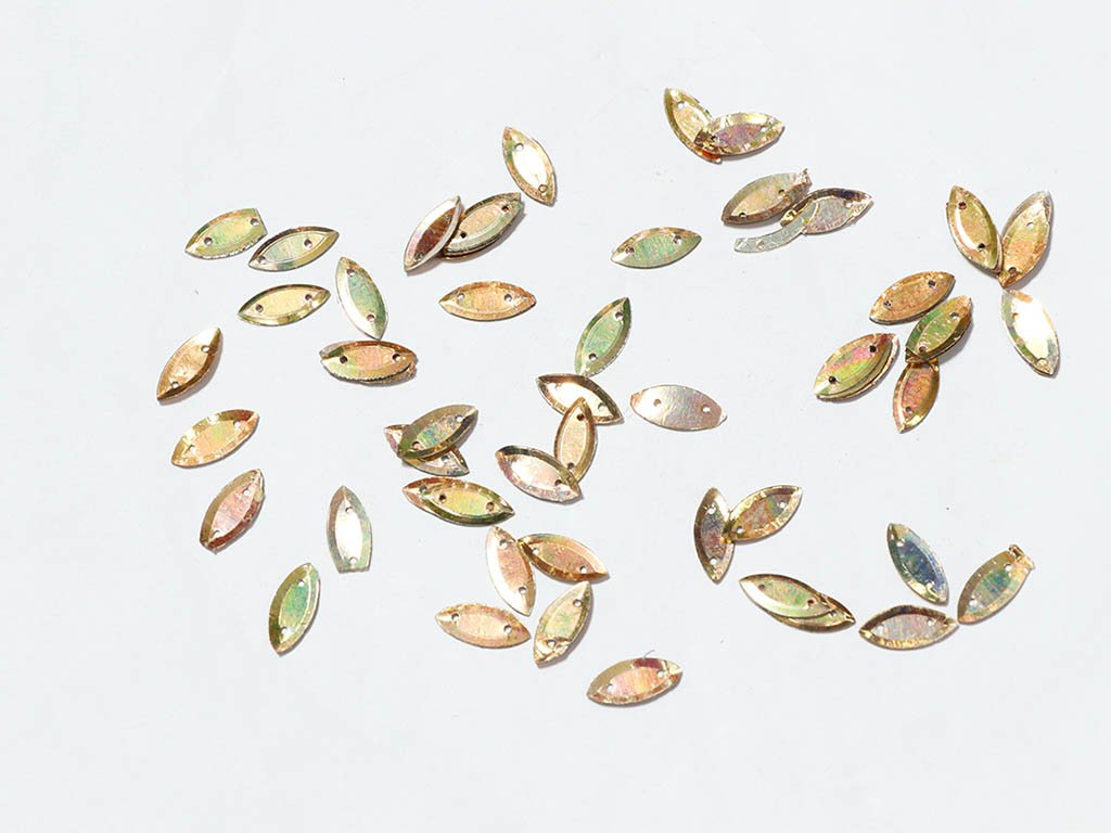 copper-eye-flat-plastic-sequins-15x7-mm