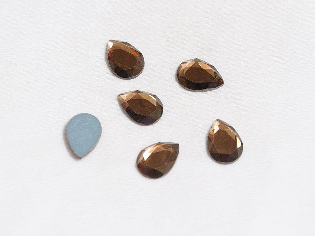 copper-flat-drop-glass-stones-18x13-mm