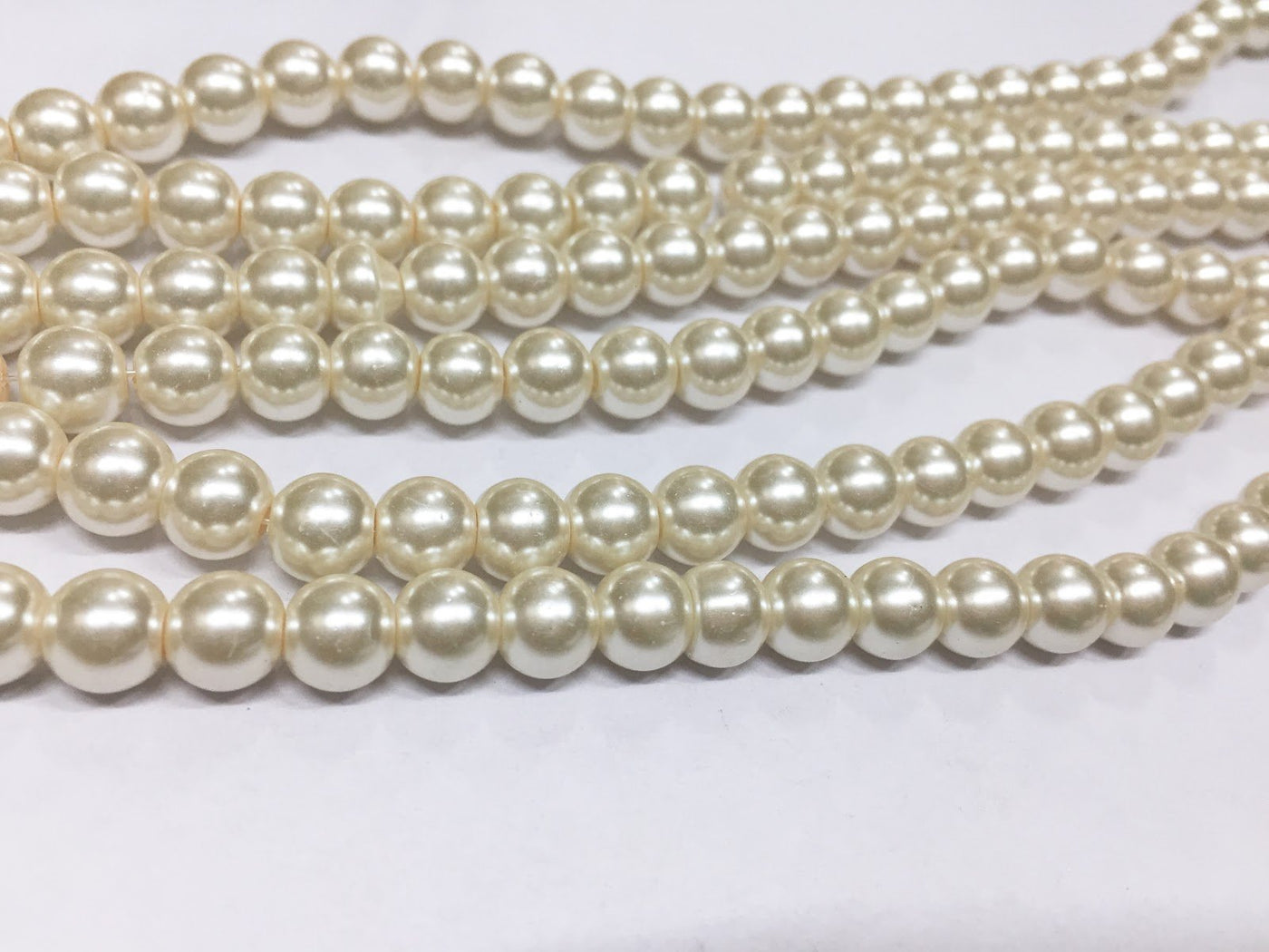 cream-spherical-glass-pearl-beads
