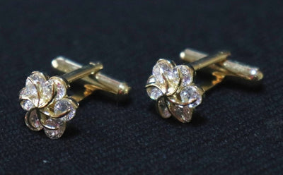 crystal-flower-design-golden-metallic-cufflinks