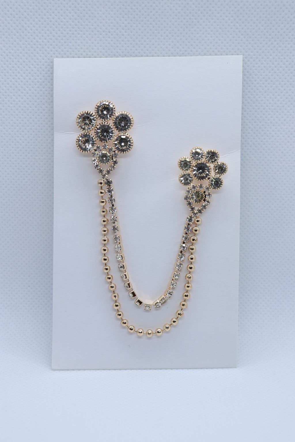 crystal-flower-design-metallic-brooch