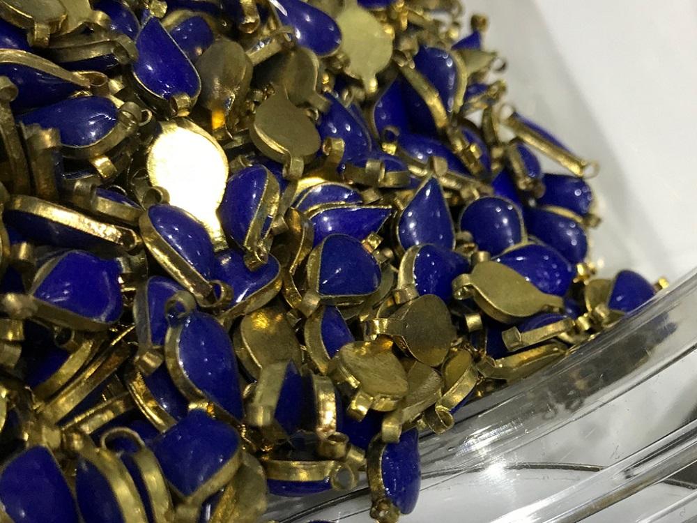 dark-blue-drop-metal-kundan-stone-with-enamel-12x6-mm