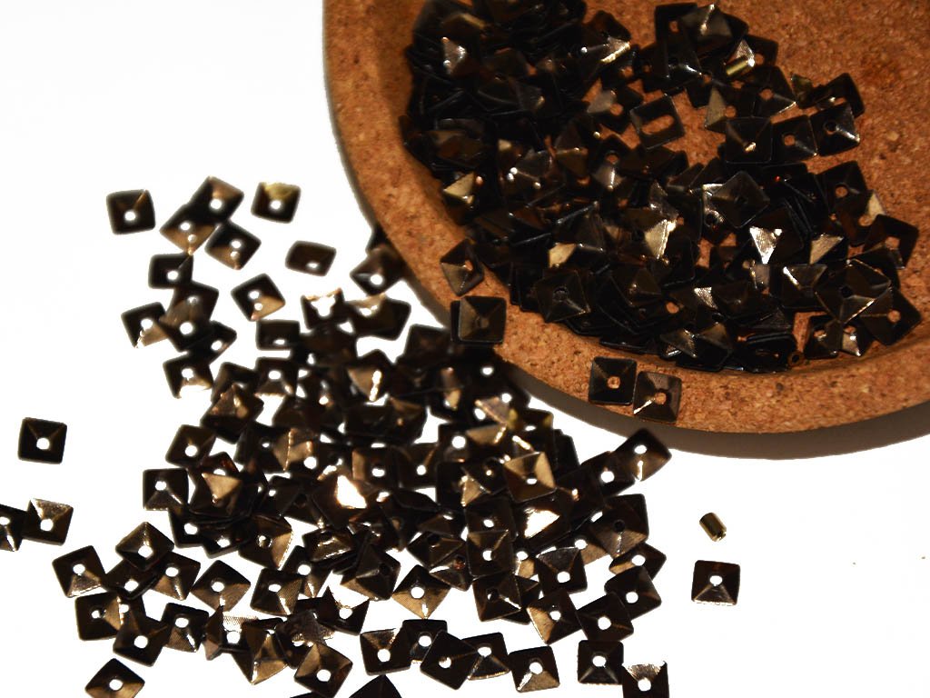 dark-brown-square-1-hole-plastic-sequins