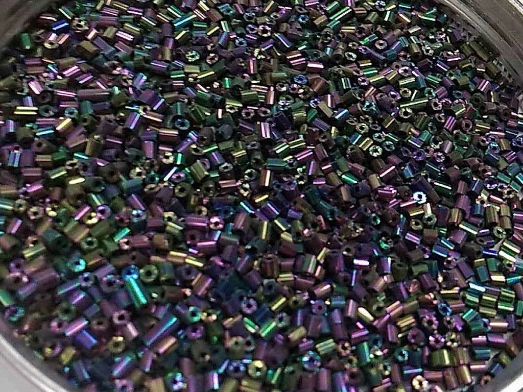 dark-gray-rainbow-2-cut-glass-seed-beads