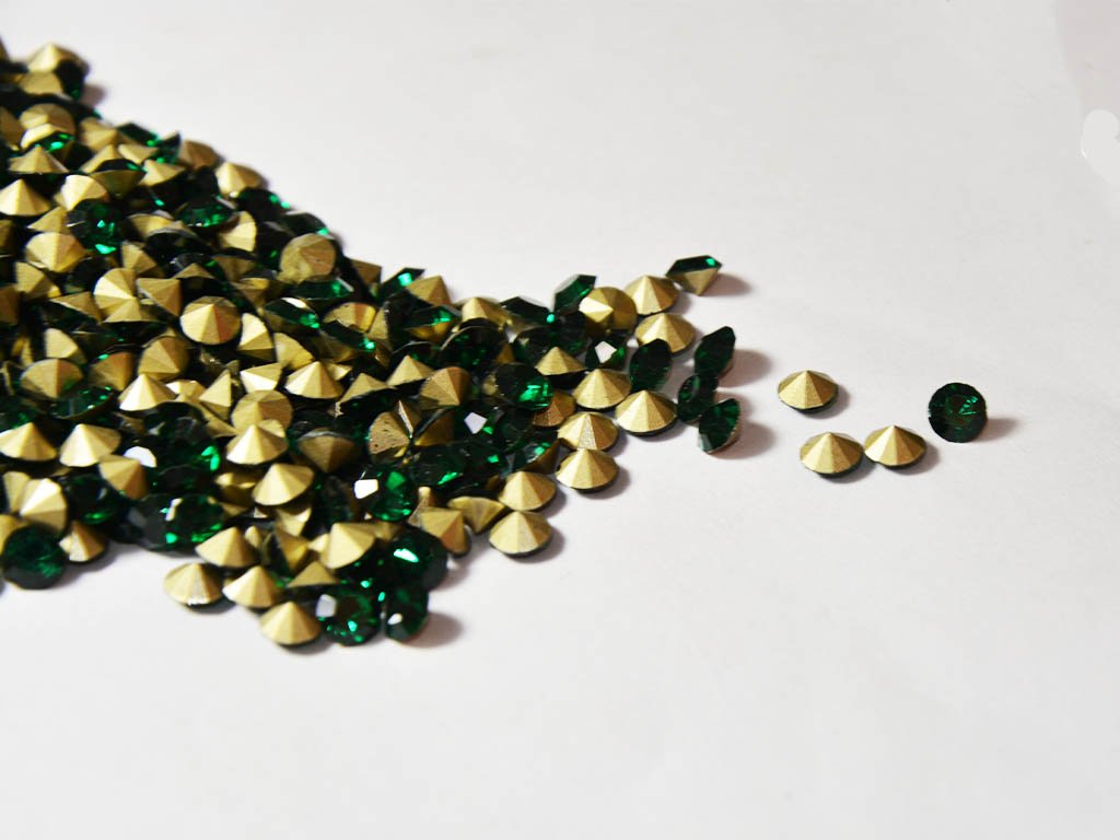 dark-green-octagonal-glass-zircons-stones