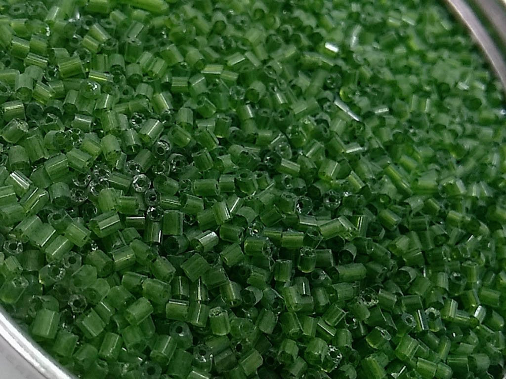 dark-green-transparent-2-cut-glass-seed-beads