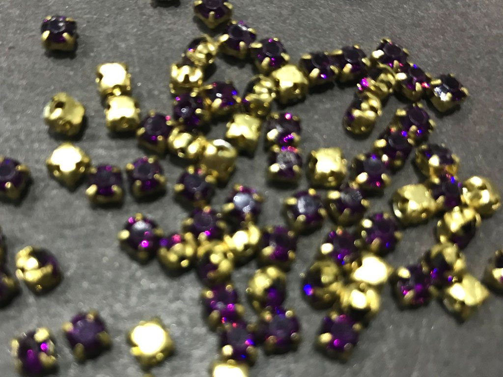 dark-purple-circular-resin-stones-with-catcher-16ss-4-mm
