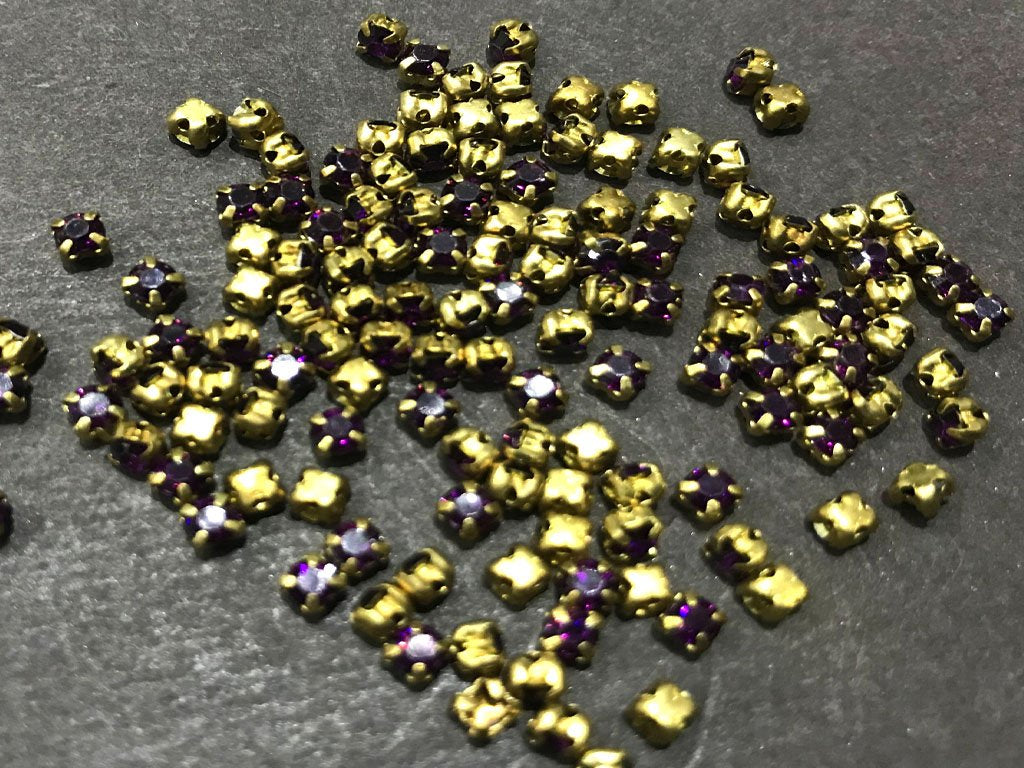 dark-purple-circular-resin-stones-with-catcher-24ss-5-mm