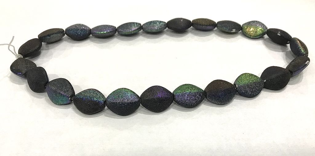 dark-rainbow-kite-shaped-plastic-beads